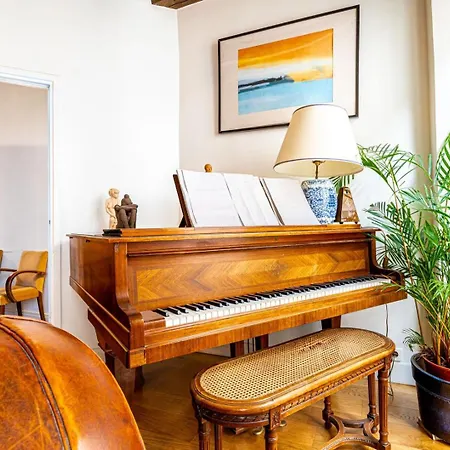 Guestready - Stone Near Sainte-chapelle Paris