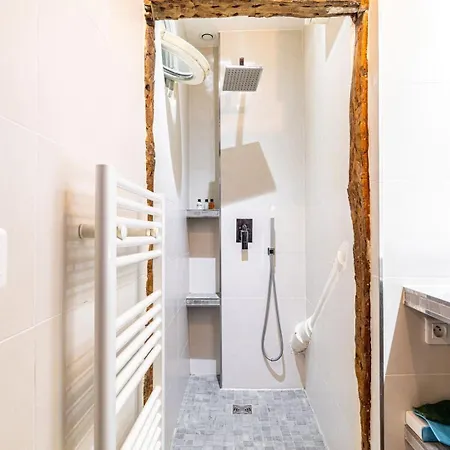 Guestready - Stone Near Sainte-chapelle *