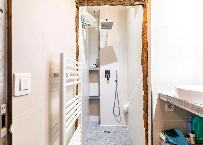 Guestready - Stone Near Sainte-chapelle *